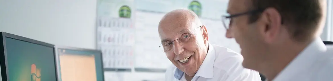 Wolfgang Pfaff im Büro